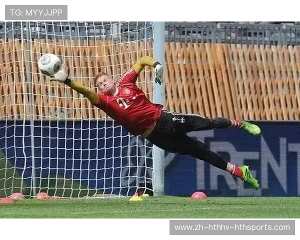 足球比赛中的门将技巧与扑救训练